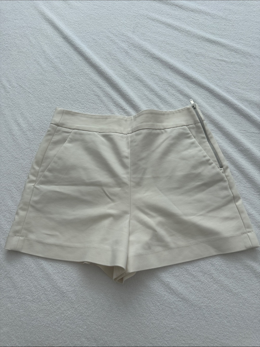 Zara Classic Cream High-Waist Women’s Shorts